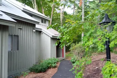 Image de Condo at Quechee Lakes Resort! Lovely walk to lake, club, and golfing! !