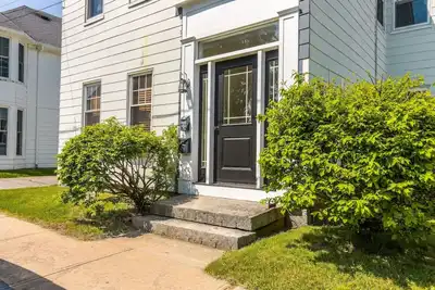 Image de 1 Minute to downtown Mystic