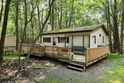 Image de Get All the Creature Comforts at the Hideout: Your Home Away from Home!