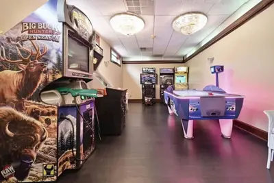 Image de Double Queen Suite | Onsite Amenities | Year-Round