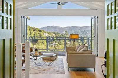 Image de Spacious Modern Farmhouse. A private oasis for a fantastic vacation!