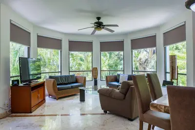 Image de Enchanting 3 Bedroom Condo at Paseo Del Sol by Bric