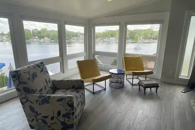 Image de Beautiful lakefront property