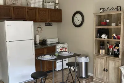 Image de Cozy Condo near the 12-Mm at the Lake of the Ozarks! 10 min. from everything.