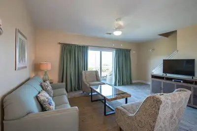 Image de Family-friendly Resort, Fantastic View! Spacious Unit w\/ Terrace, Free Parking