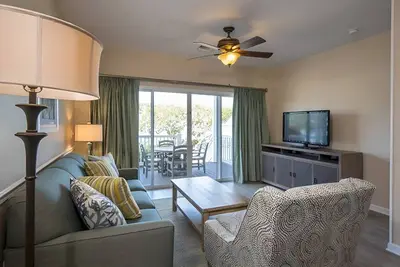 Image de Amazing View! Room w\/ Balcony, Full Kitchen and Living Room Lagoon & Pools