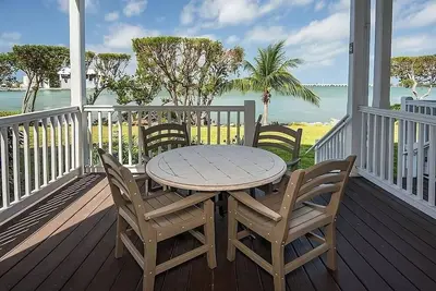 Image de Perfect Getaway for Your Family! 2 Spacious Rooms w\/ Kitchen & Living Room, Pool