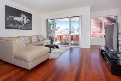 Image de Spacious Modern Comfy 15 Minute Walk to Cbd