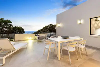 Image de A r é s l Luxe Oceanfront Villa
