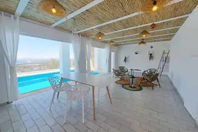 Image de Ref. Ali32 - Spacieuse Villa Avec Piscine Et Vue Mer