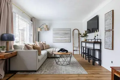Image de Parma Home w/ Hot Tub and Arcade Room!