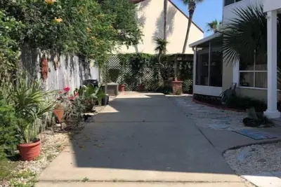 Image de Island Breeze Walk to Beach 3/2 Sleeps 10 Okaloosa Island Fort Walton Beach