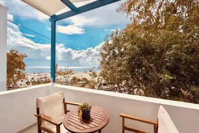 Serenite Santorini 2 Bd Getaway and Stunning Sea View