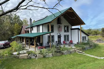Image de Cozy 2 bed 2 bath apt. with porch, peaceful Riverfront in the Nw Catskill area