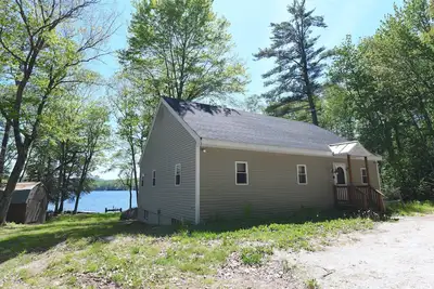 Image de Pet Friendly Waterfront Home On Peaceful Stearns Pond