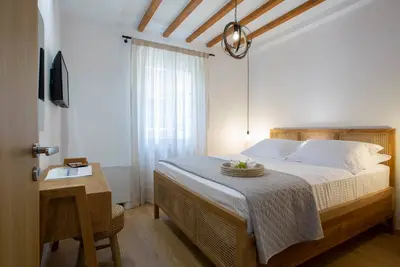 Image de Angestrale Wood-Cosy Apartment in the city center