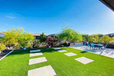 Image de Luxury golf resort house with mountain views