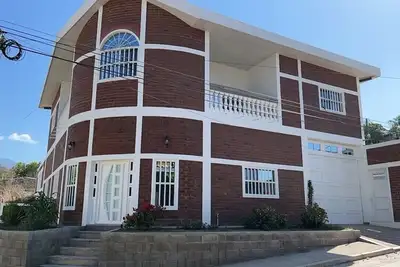 Image de Beautiful, recently built, contemporary brick style home.