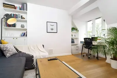 Image de Light Spacious Apartment in Victoria Park Village
