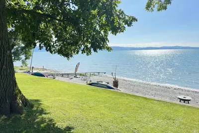 Image de 240 m² Ferienwohnung direkt am Bodensee mit privatem Strand und Fasssauna