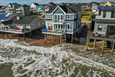 Image de Beachfront 2 Dwellings, Ev charger, 25-30 mi to Busch gardens Jamestown Va Beach.