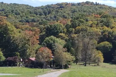 Image de Farm house, near Mt. Rogers, State Parks, Hiking, fishing, horse riding, tubing.
