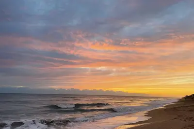 Image de Newly Renovated Beachfront Condo w/ Stunning Interior and Panoramic Ocean Views!