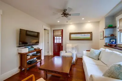 Image de Coastal Encinitas Charmer near Moonlight beach