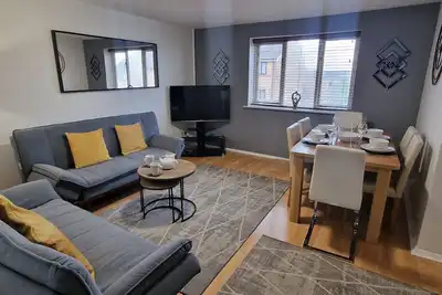 Modern 2 Bed - Excellent Location