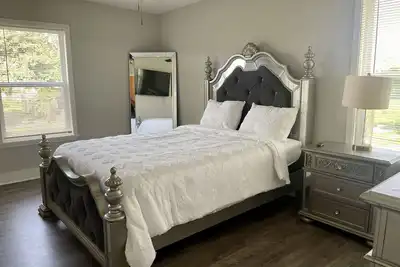 Image de Spacious Newly Renovated Townhome