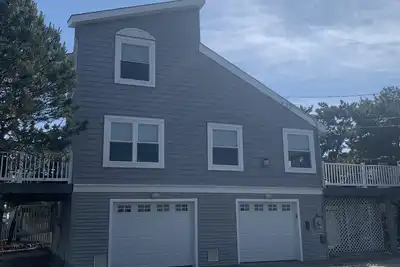 Image de Sunrise or Sunset, 2 blocks from the beach and 1 block from the Bay!