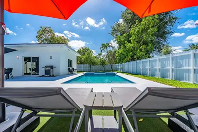 Image de Stylish 4br Home with Pool & Pool Table in Miami