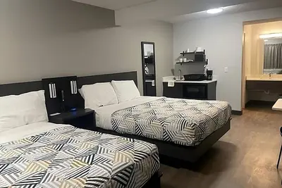 Image de Indulge in Home Like Comfort, 2 Units with Free Parking, Near Bunning Park