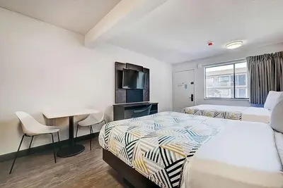 Image de 3 Relaxing Units! Short Drive to Southwest Wyoming Airport, Free Parking