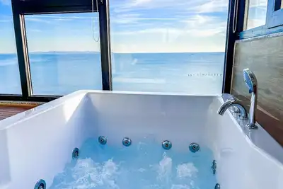 Sea Forever Super Luxury Apartment With Jacuzzi and Seaview