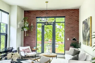 Image de Lamar Treehouse-Maison-Vue sur la cour-Salle de bain privée