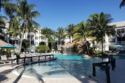 Image de Playing Hooky, Life is Good at Bonita Village