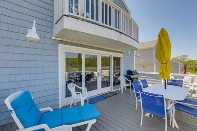 Image de Inviting Rockport Rental w/ Deck: Walk to Beach!