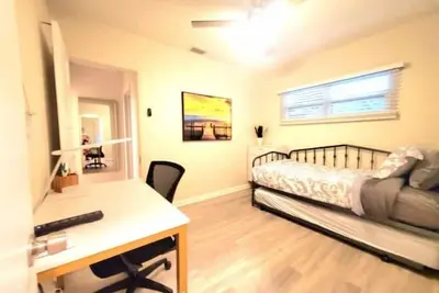 Image de Centrally Located Beachy Boho 3 bdr King