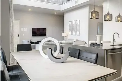 Image de New: Near Disney 2 Story Penthouse Orlando 4Bd 3. 5Bth
