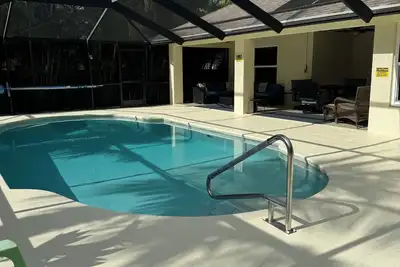 Image de Amazing and spacious home. 4be2Bth, and beautiful screened private pool.