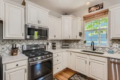 Image de Spacious 6 Bd Home -Old Town: Breweries + Trails!