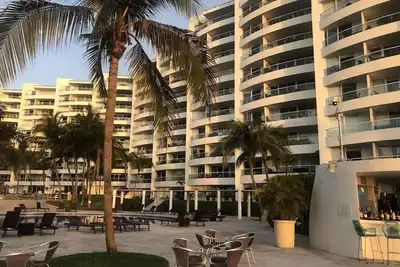 Image de Amazing Luxury 4 bedroom Condo on the Beach in Villa Magna