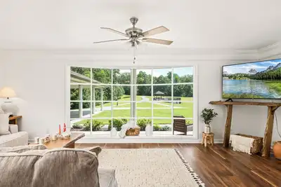 Image de Dream Estate with Pool, Bonfire, Game Room & 100 Acres of Nature