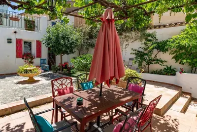 Image de Charmante maison à Nigüelas avec patio et terrasse