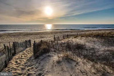 Image de Spacious Home-Steps Away From Quiet Beach-Nature and Wildlife-Pet Friendly!