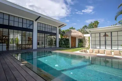 Image de 3 Bedroom Bingin Luxurious Modern Villa *New*