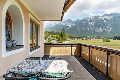 Image de Appartement \"Enzian 1\" avec vue sur les montagnes, terrasse privée et Wi-Fi