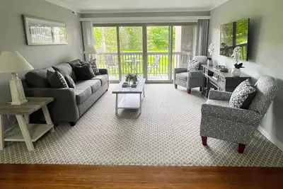 Image de Luxury Greenside Getaway on Grand Traverse Resort Grounds