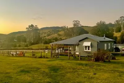 Image de Little Farmhouse Near The Dairy